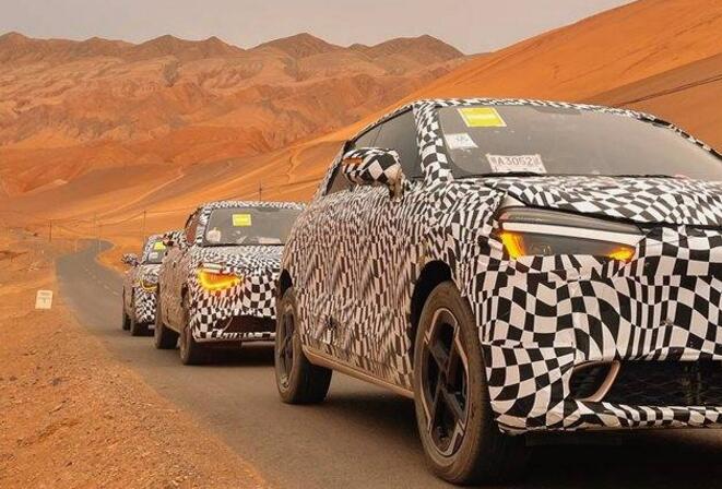 吐鲁番自驾偶遇车辆测试，目测又将诞生一款市场强者